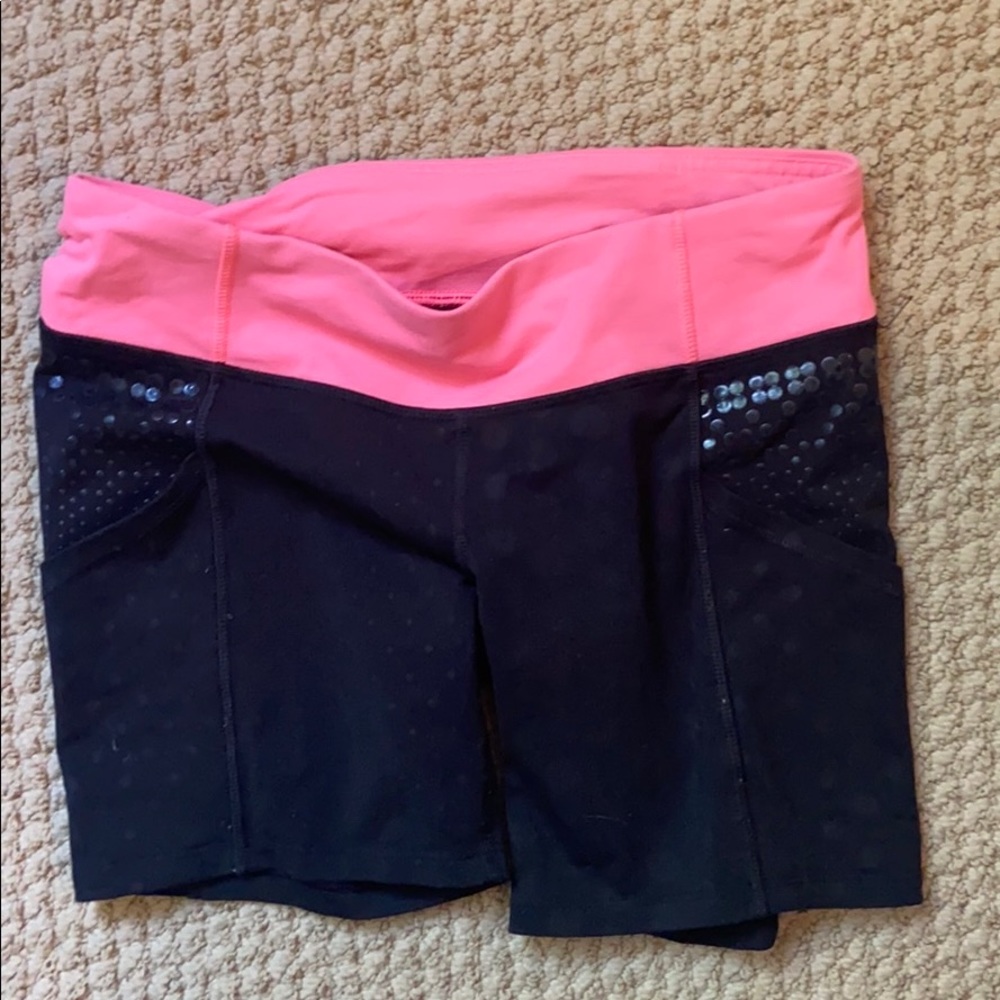 Lululemon 5 pocket gel dot spandex shorts